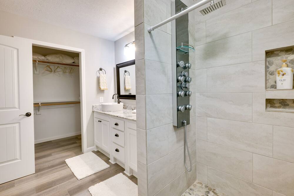 Photo of Bathroom in Cape Royale