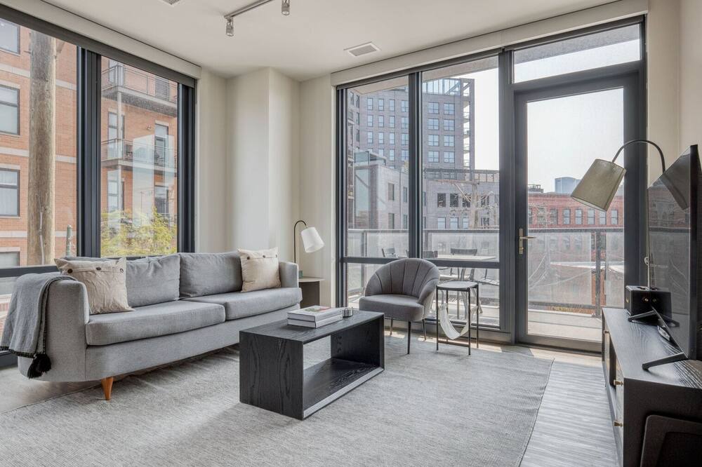 Photo of Livingroom in River West