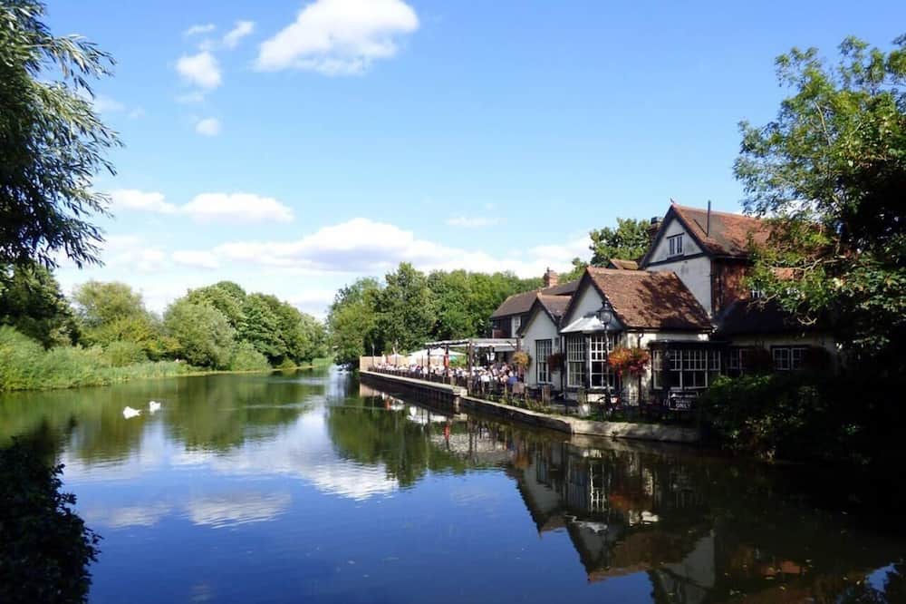 Photo of Others in Hoddesdon