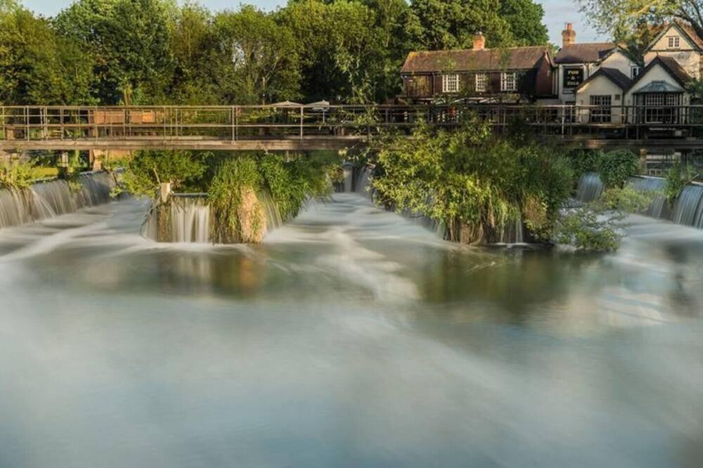 Photo of Others in Hoddesdon