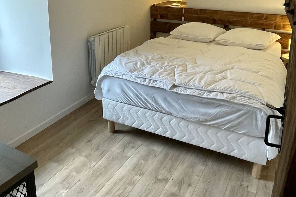 Photo of Bedroom in Saint-Projet-de-Salers