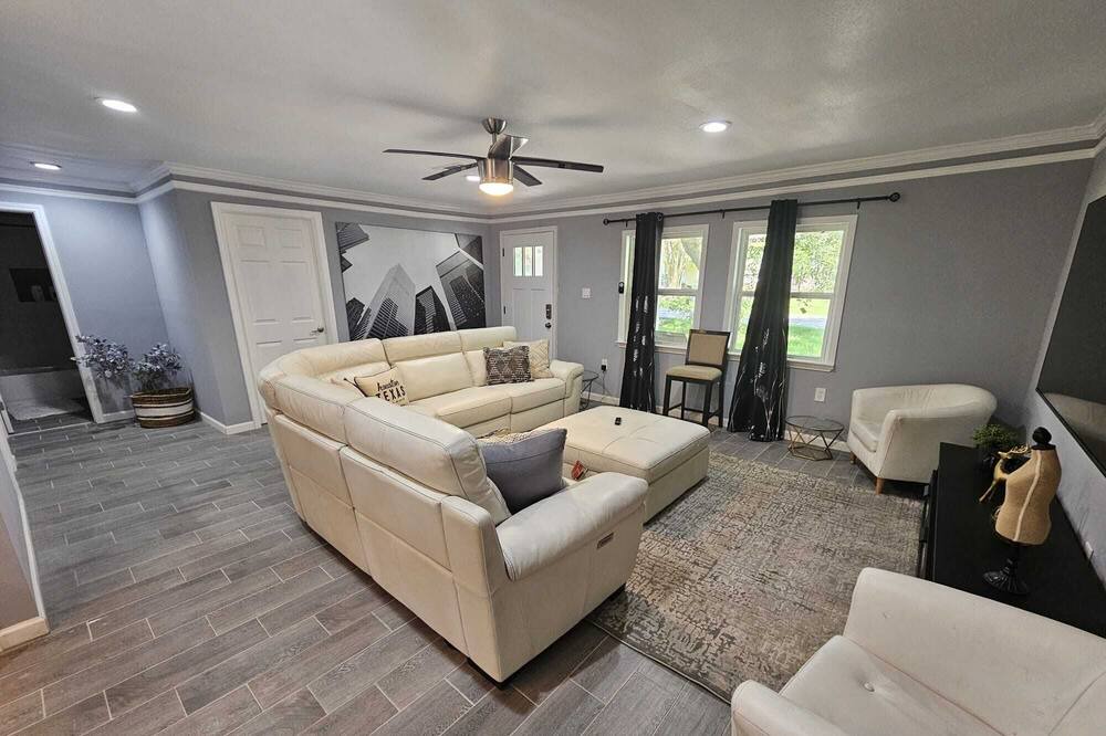 Photo of Livingroom in La Porte