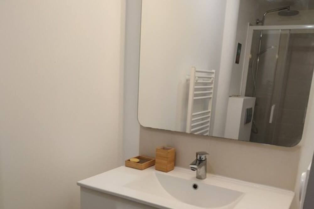 Photo of Bathroom in Xaintrailles