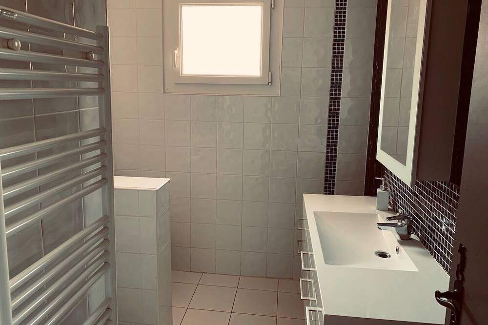Photo of Bathroom in Mauguio