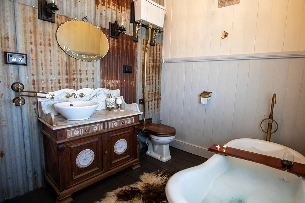 Photo of Bathroom in Gulgong