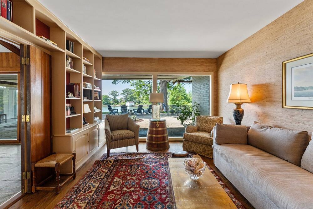 Photo of Livingroom in Irvington
