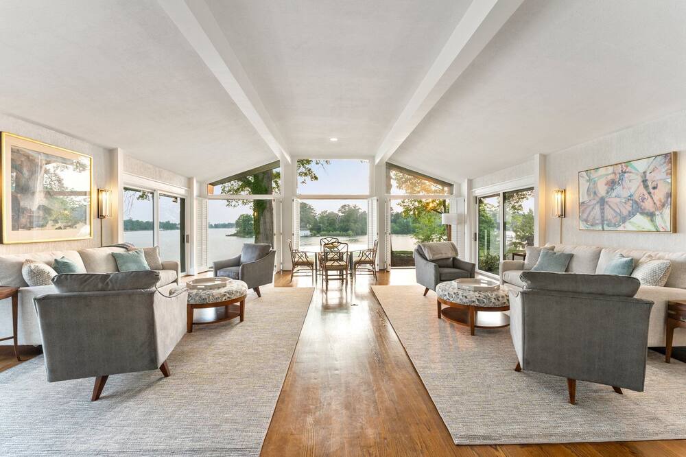 Photo of Livingroom in Irvington