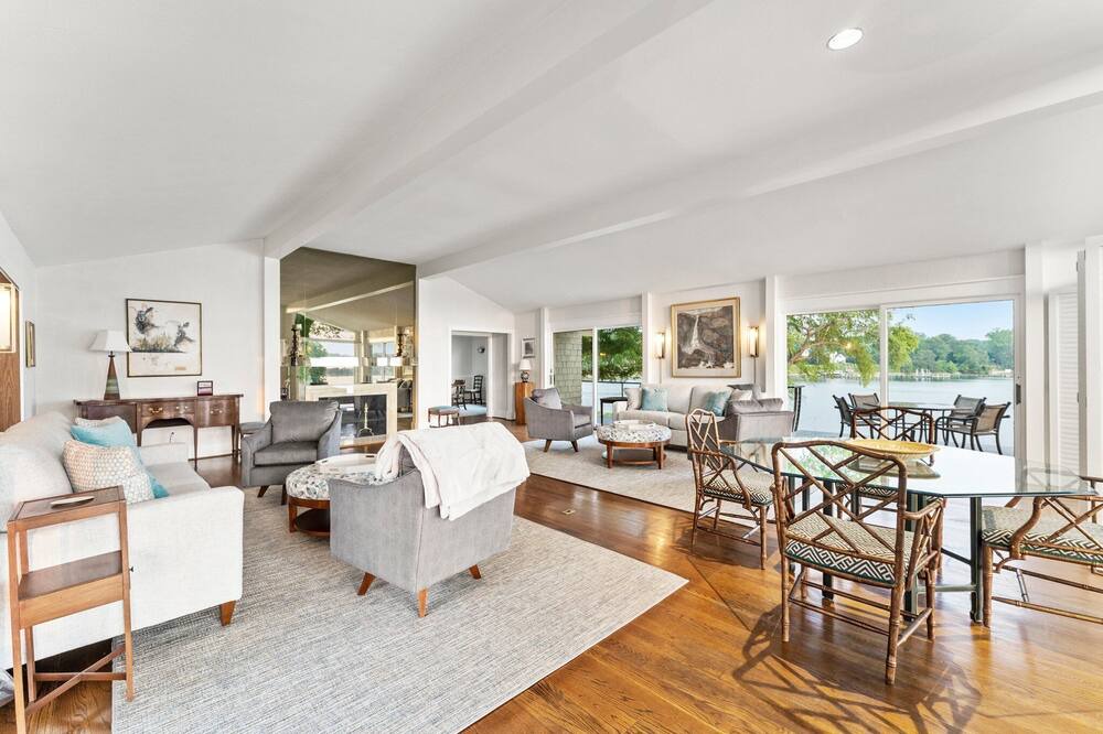 Photo of Livingroom in Irvington