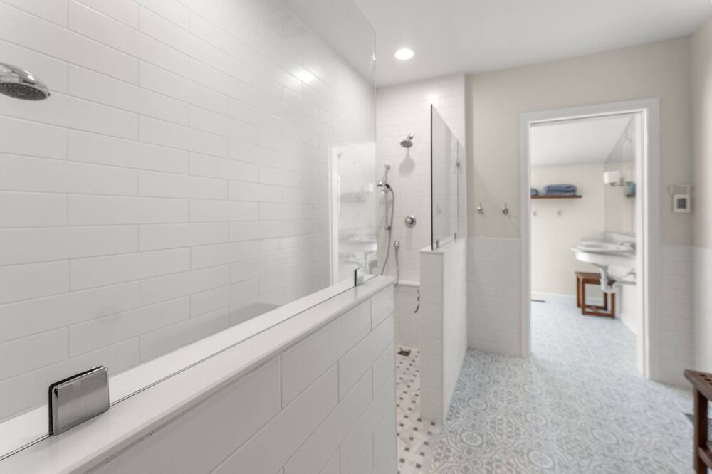Photo of Bathroom in Irvington