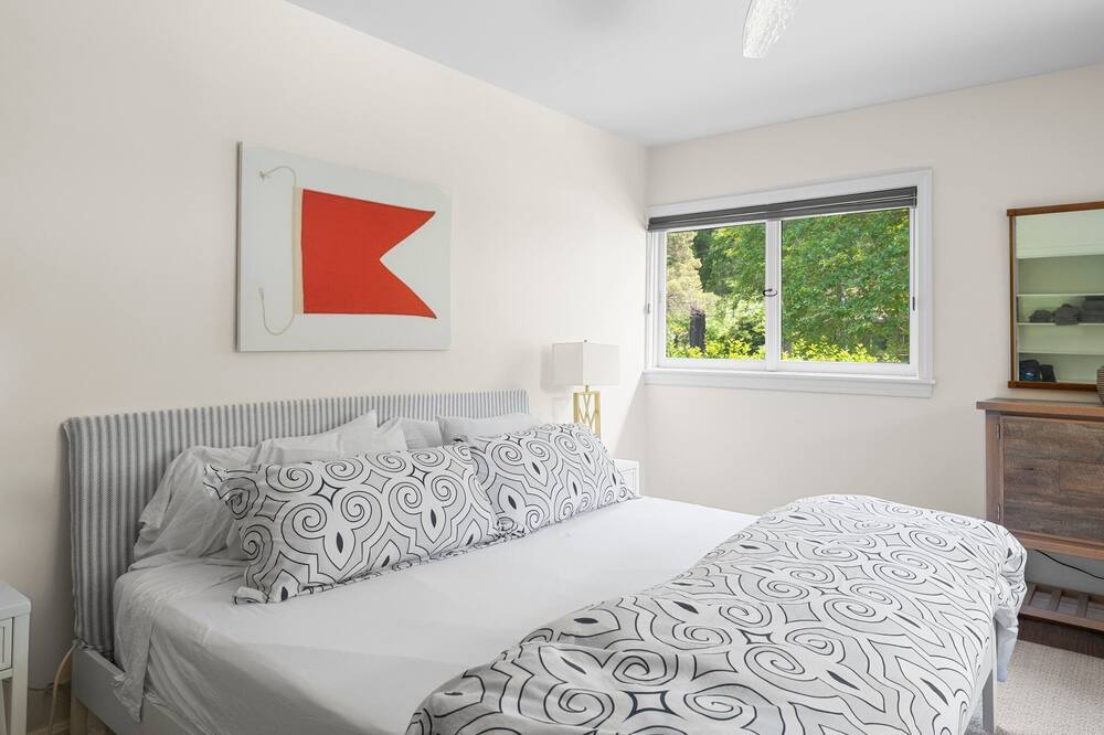 Photo of Bedroom in Irvington