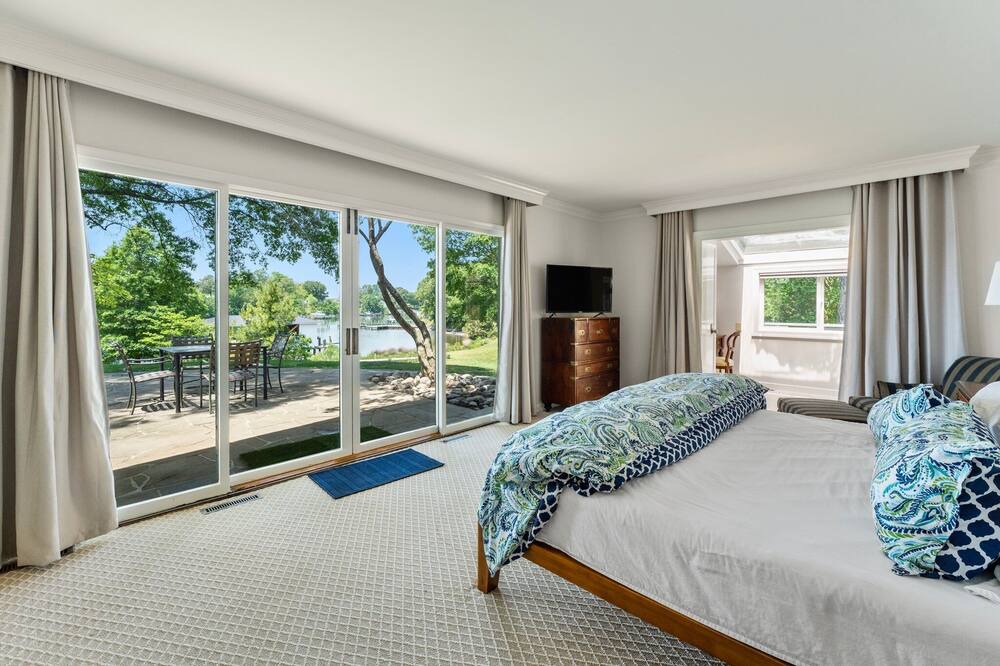 Photo of Bedroom in Irvington