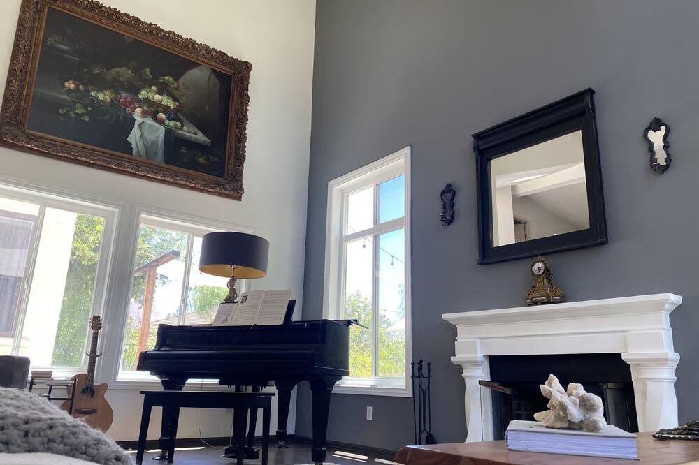 Photo of Bedroom in Agoura Hills
