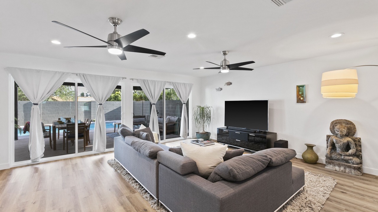 Photo of Livingroom in Arcadia Lite