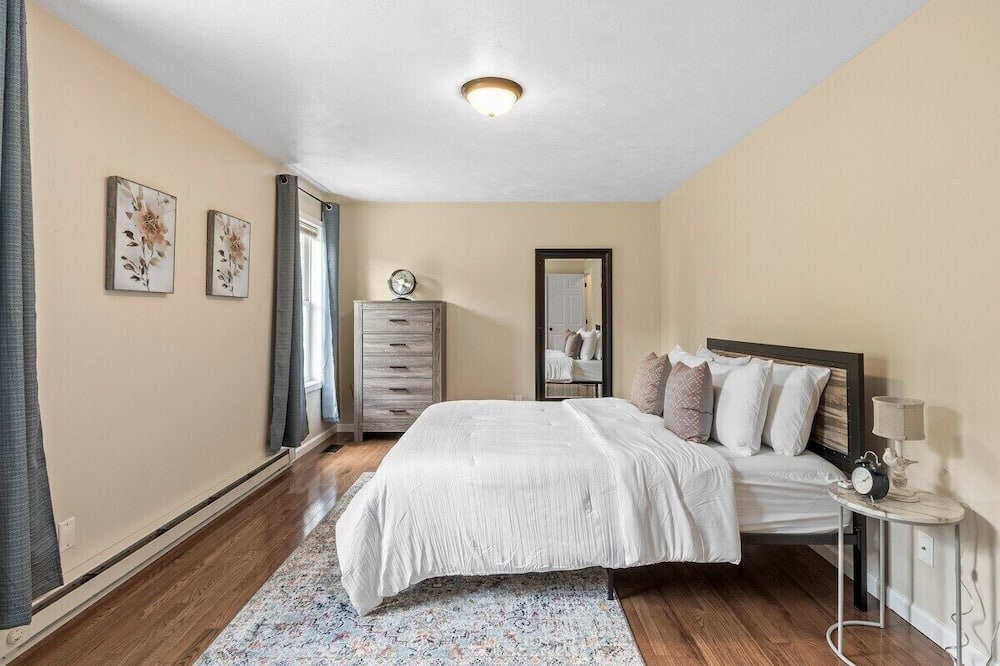 Photo of Bedroom in Lansing