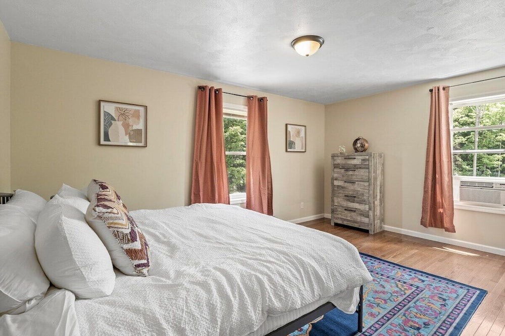 Photo of Bedroom in Lansing