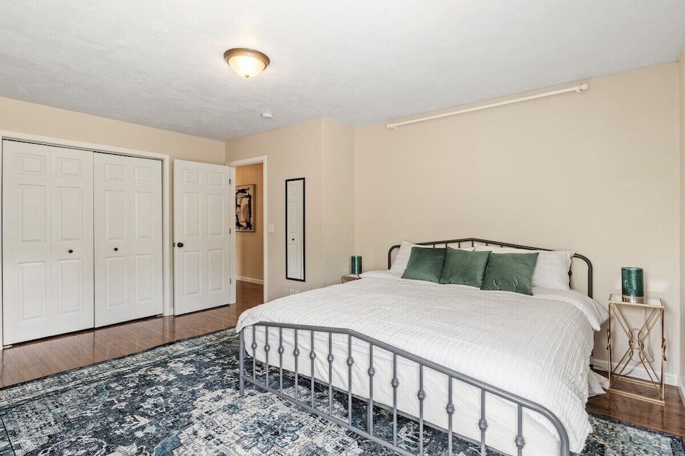 Photo of Bedroom in Lansing