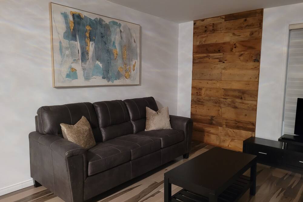 Photo of Livingroom in Disraeli