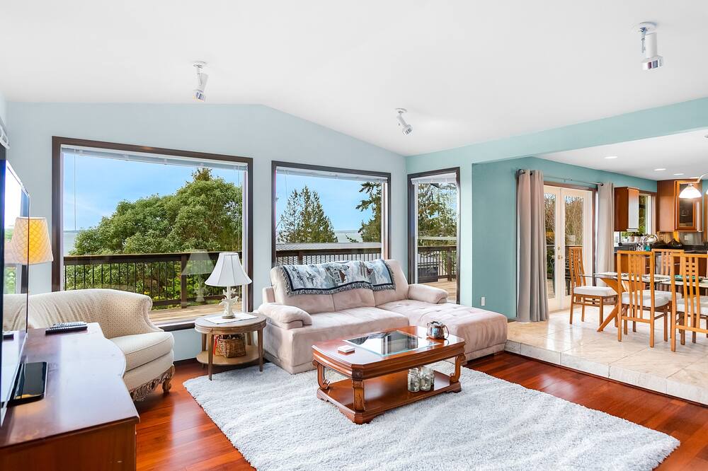 Photo of Livingroom in Camano Island