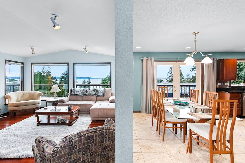 Photo of Livingroom in Camano Island