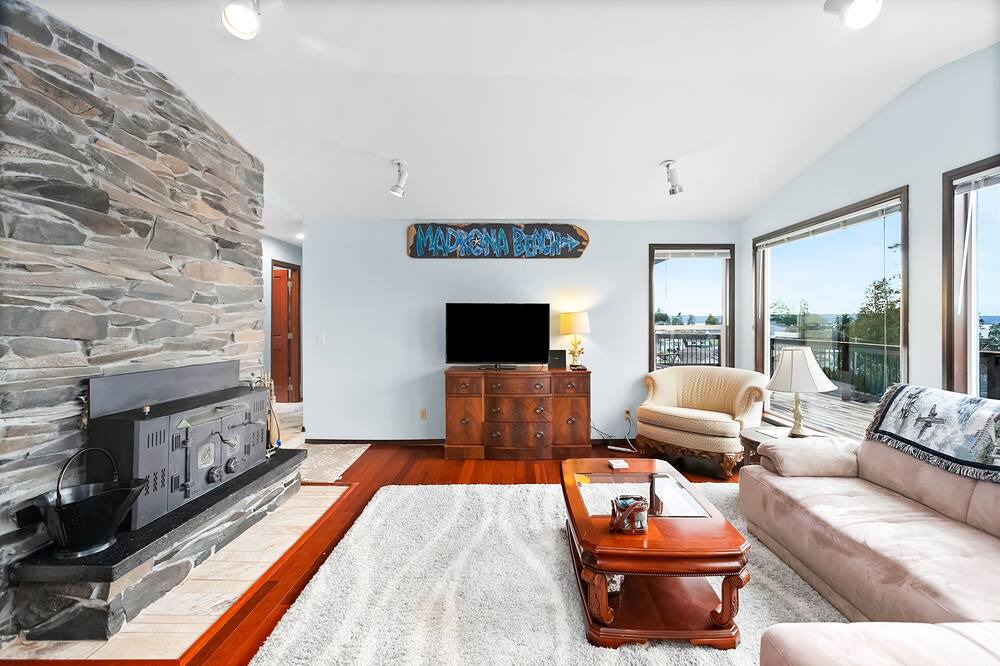 Photo of Livingroom in Camano Island