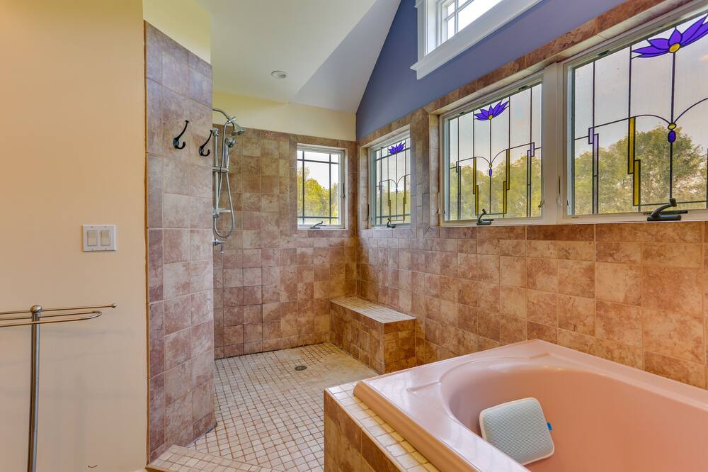Photo of Bathroom in Gardiner