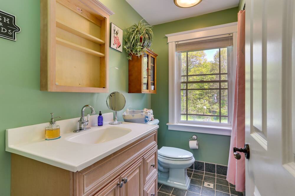 Photo of Bathroom in Gardiner