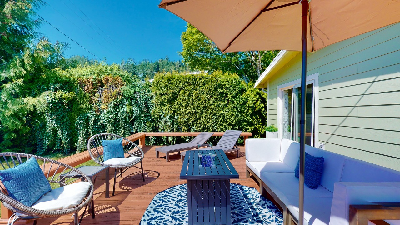 Photo of Patio Balcony in Lilliwaup