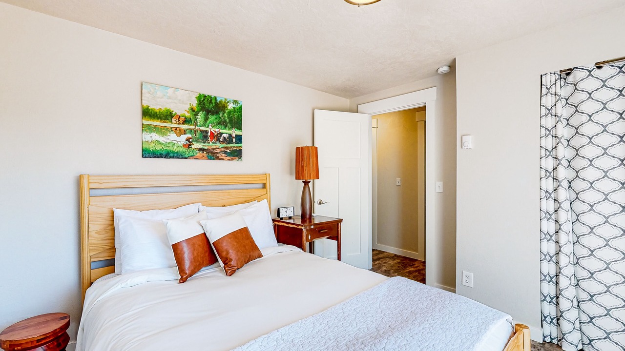 Photo of Bedroom in Lilliwaup