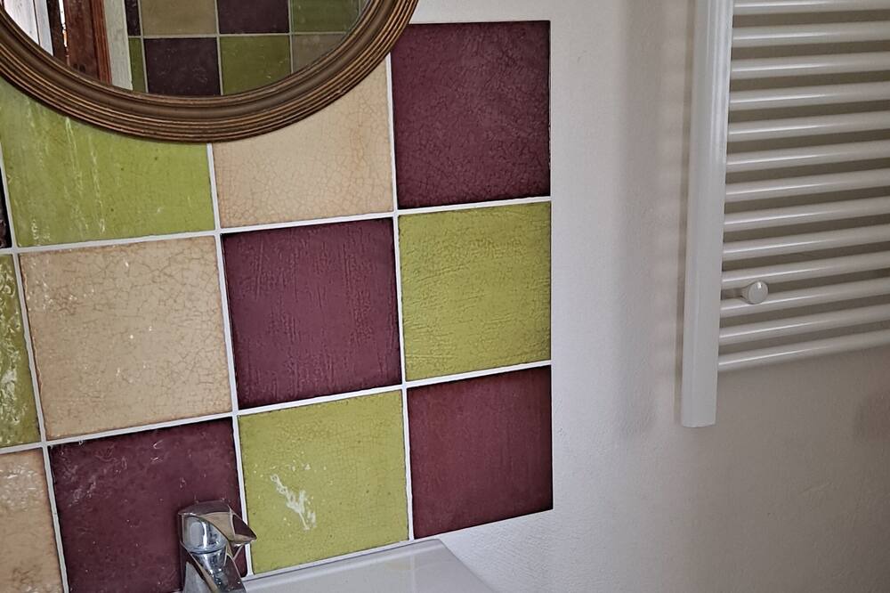 Photo of Bathroom in Luri