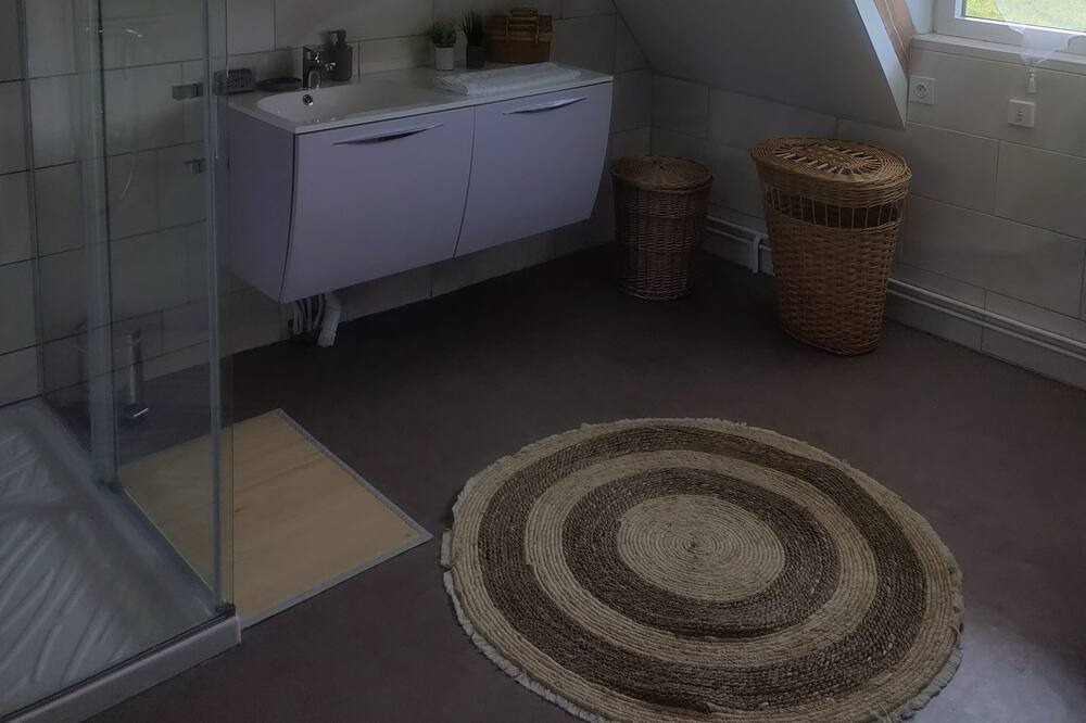 Photo of Bathroom in Montivilliers