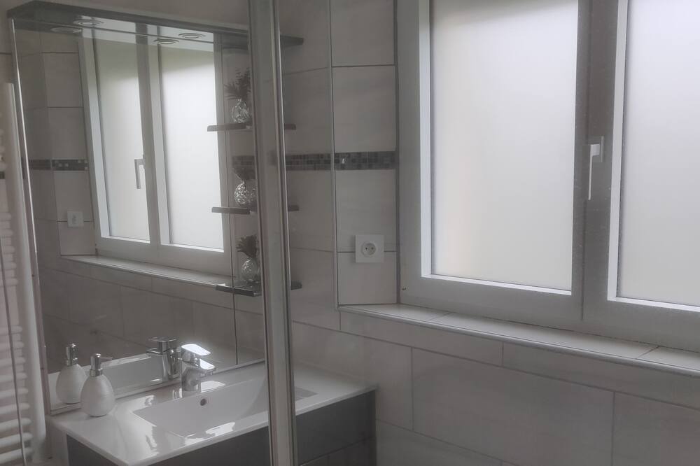 Photo of Bathroom in Montivilliers