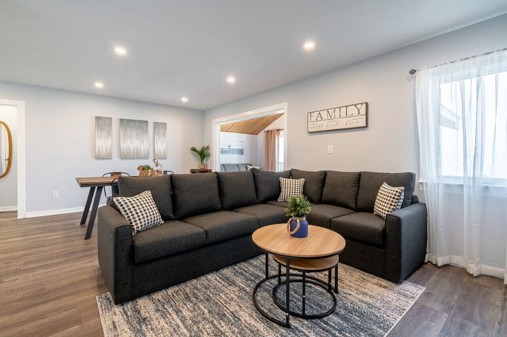 Photo of Livingroom in Leamington