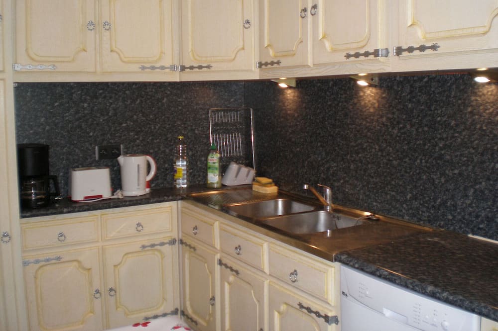 Photo of Kitchen in Saint-Rome-de-Tarn