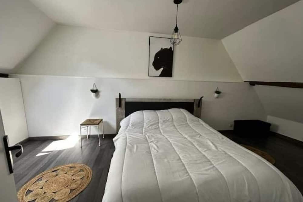 Photo of Bedroom in Saint-Romain-sur-Cher