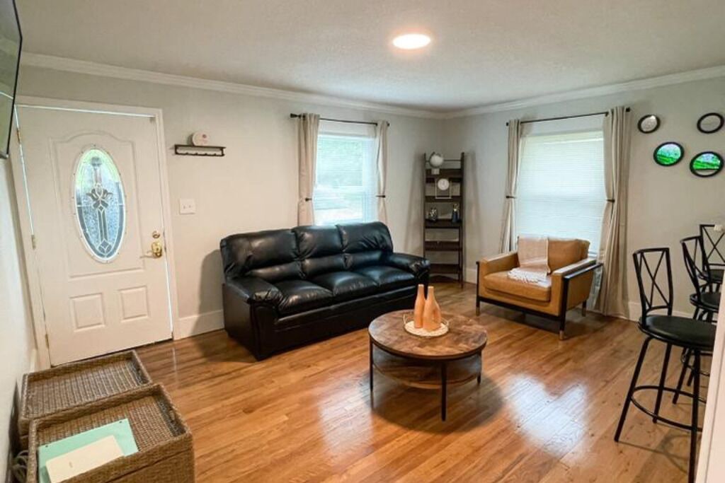 Photo of Livingroom in Burlington