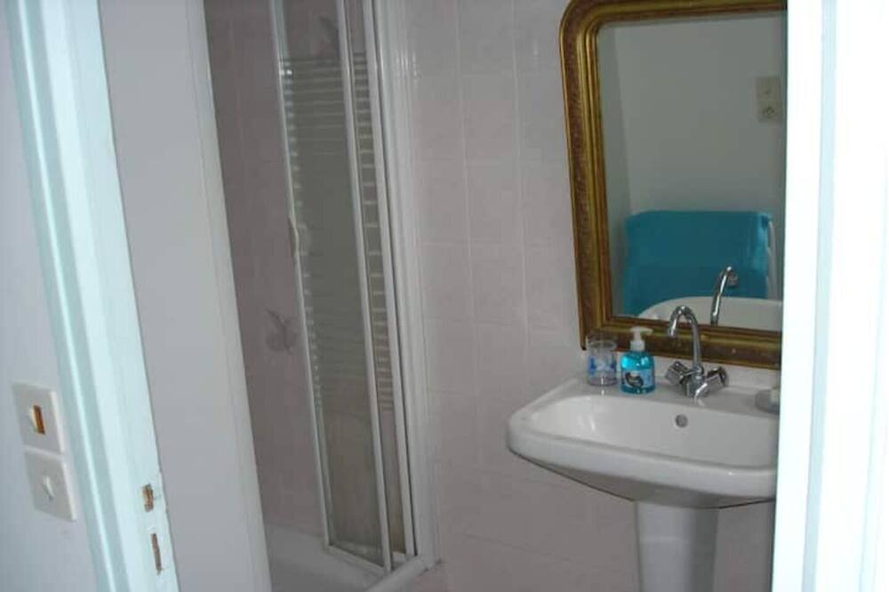Photo of Bathroom in Saint-Jouan-des-Guerets