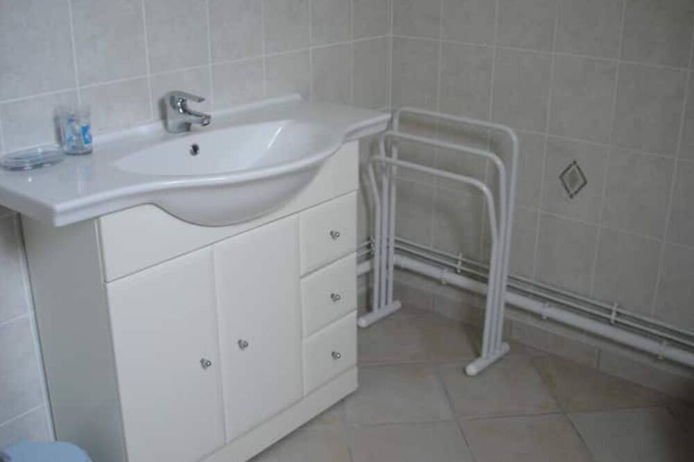 Photo of Bathroom in Saint-Jouan-des-Guerets