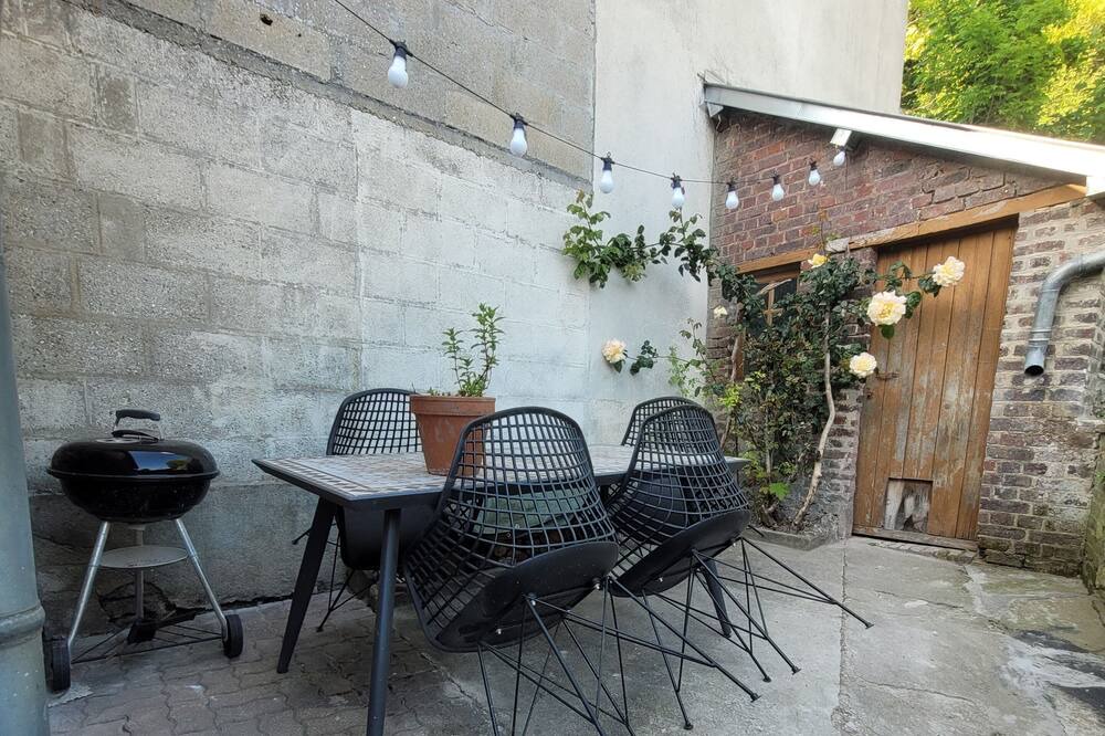 Photo of Outdoor in Saint-Leger-du-Bourg-Denis