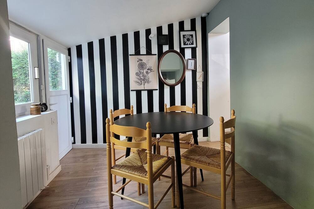 Photo of Outdoor in Saint-Leger-du-Bourg-Denis