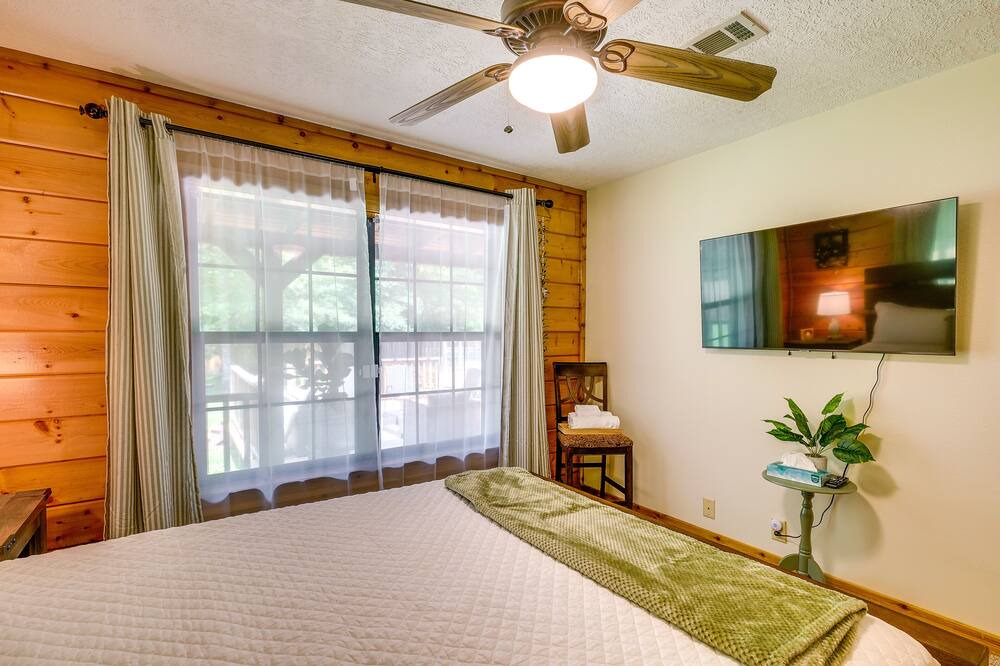 Photo of Bedroom in Lake Houston