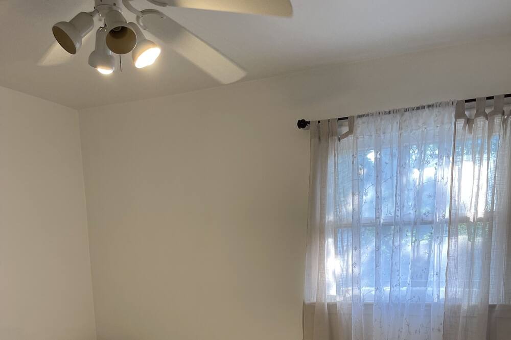 Photo of Bedroom in Flint