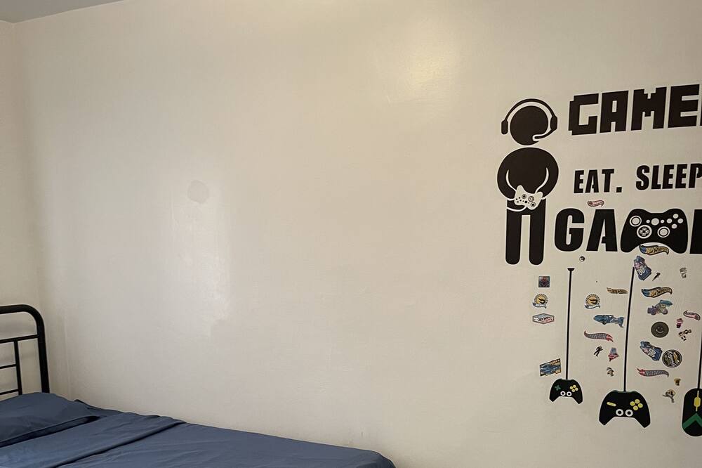 Photo of Bedroom in Flint