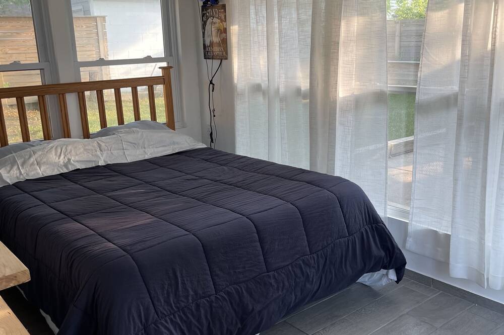 Photo of Bedroom in Flint