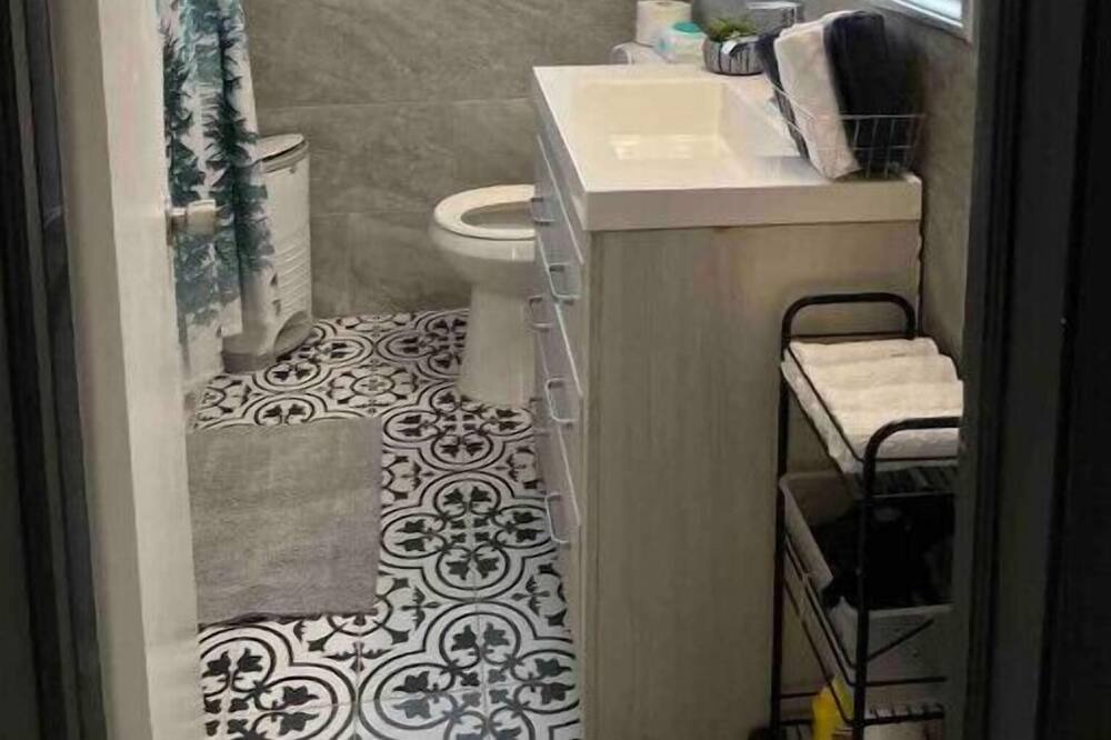 Photo of Bathroom in Flint