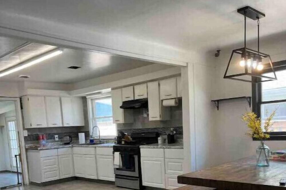 Photo of Kitchen in Flint
