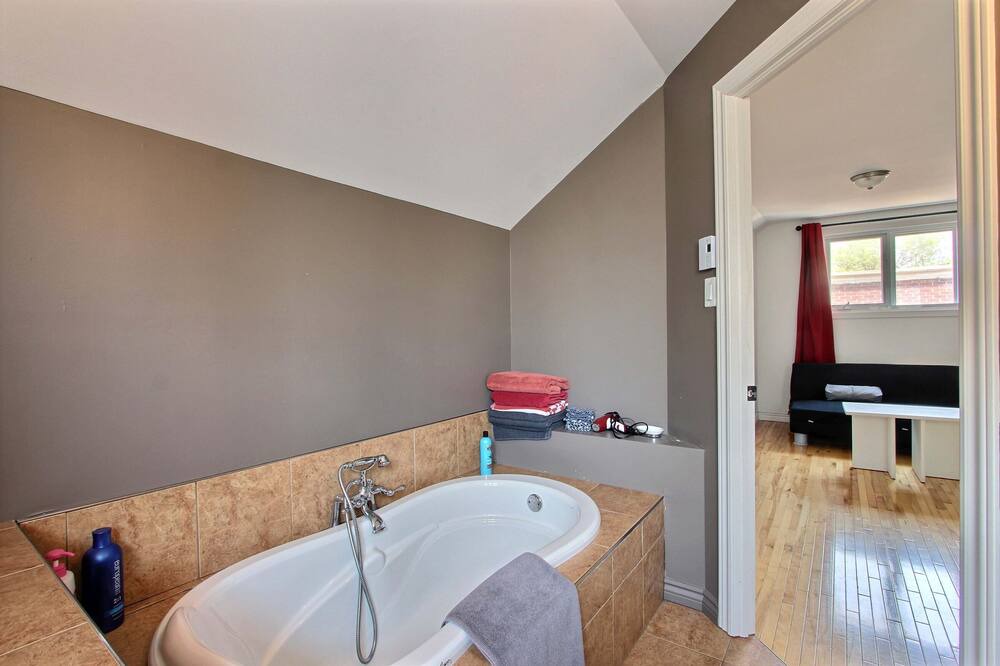 Photo of Bathroom in Montcalm