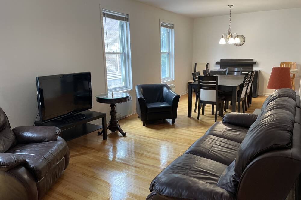 Photo of Livingroom in Montcalm