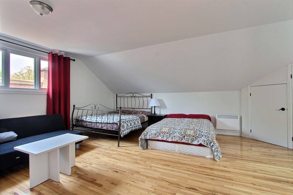 Photo of Bedroom in Montcalm
