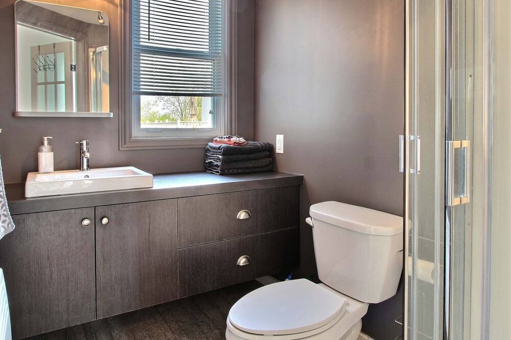 Photo of Bathroom in Montcalm