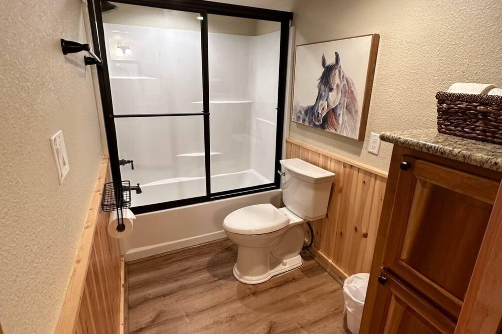 Photo of Bathroom in Willis